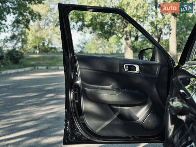 Черный Хендай Venue, объемом двигателя 1.6 л и пробегом 56 тыс. км за 12900 $, фото 37 на Automoto.ua