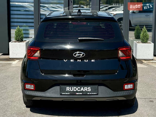 Черный Хендай Venue, объемом двигателя 1.6 л и пробегом 56 тыс. км за 12900 $, фото 4 на Automoto.ua