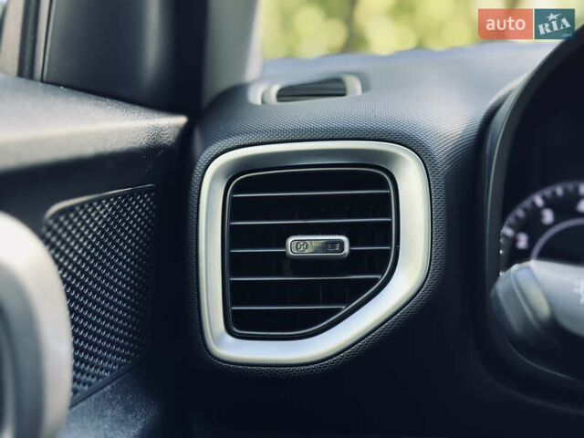 Черный Хендай Venue, объемом двигателя 1.6 л и пробегом 56 тыс. км за 12900 $, фото 67 на Automoto.ua