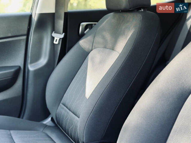 Черный Хендай Venue, объемом двигателя 1.6 л и пробегом 56 тыс. км за 12900 $, фото 66 на Automoto.ua