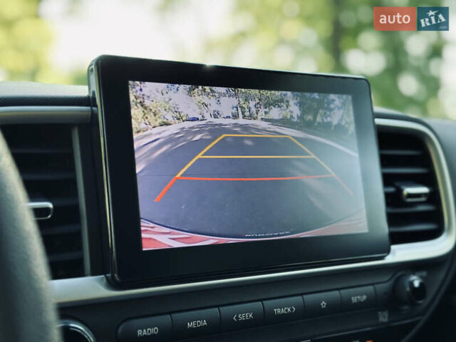 Черный Хендай Venue, объемом двигателя 1.6 л и пробегом 56 тыс. км за 12900 $, фото 69 на Automoto.ua