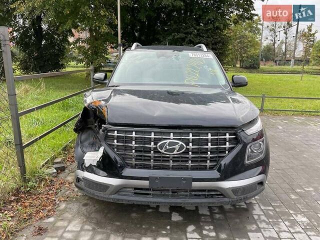 Черный Хендай Venue, объемом двигателя 1.6 л и пробегом 72 тыс. км за 10100 $, фото 1 на Automoto.ua