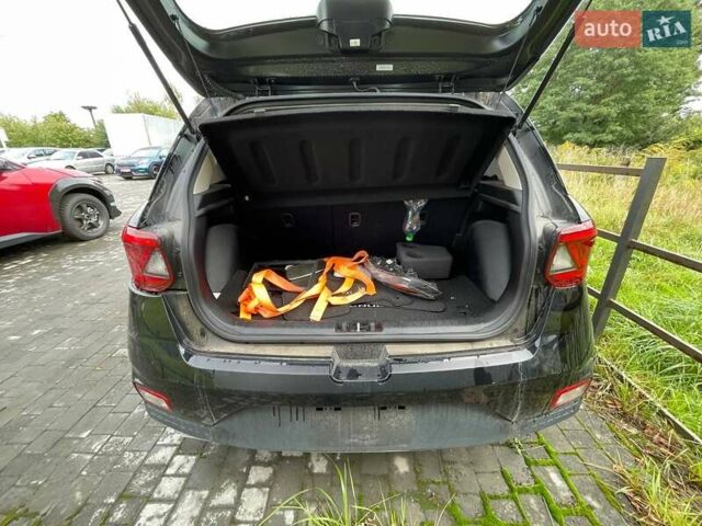 Чорний Хендай Venue, об'ємом двигуна 1.6 л та пробігом 72 тис. км за 10100 $, фото 23 на Automoto.ua