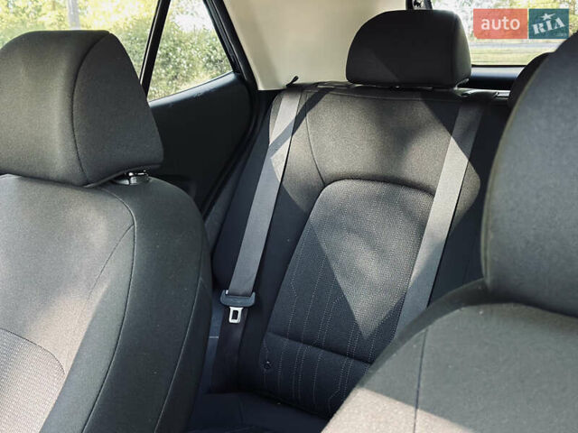Черный Хендай Venue, объемом двигателя 1.6 л и пробегом 56 тыс. км за 12900 $, фото 64 на Automoto.ua