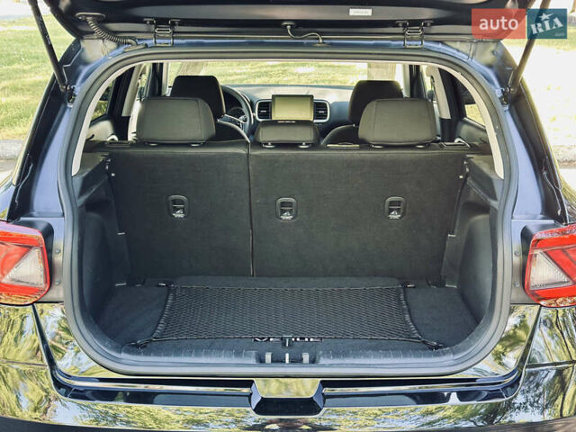 Черный Хендай Venue, объемом двигателя 1.6 л и пробегом 56 тыс. км за 12900 $, фото 45 на Automoto.ua