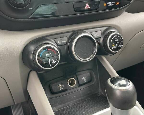 Чорний Хендай Venue, об'ємом двигуна 1.6 л та пробігом 72 тис. км за 10100 $, фото 15 на Automoto.ua