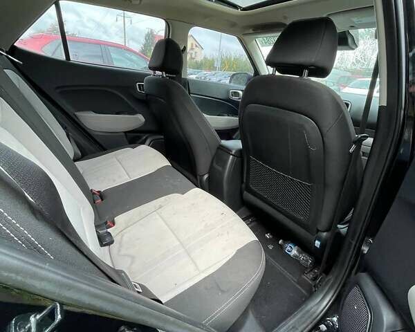 Черный Хендай Venue, объемом двигателя 1.6 л и пробегом 72 тыс. км за 10100 $, фото 20 на Automoto.ua