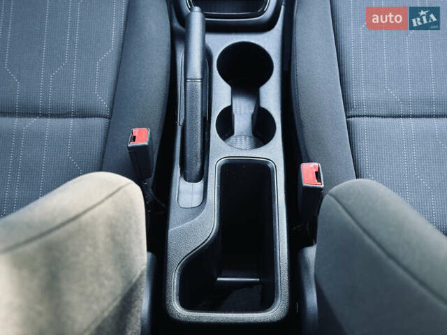 Черный Хендай Venue, объемом двигателя 1.6 л и пробегом 56 тыс. км за 12900 $, фото 60 на Automoto.ua