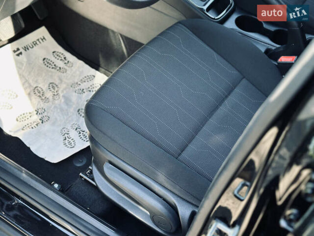 Черный Хендай Venue, объемом двигателя 1.6 л и пробегом 56 тыс. км за 12900 $, фото 40 на Automoto.ua