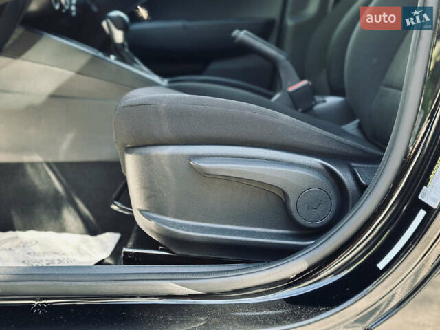 Черный Хендай Venue, объемом двигателя 1.6 л и пробегом 56 тыс. км за 12900 $, фото 39 на Automoto.ua