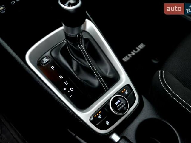 Чорний Хендай Venue, об'ємом двигуна 1.59 л та пробігом 10 тис. км за 18700 $, фото 84 на Automoto.ua