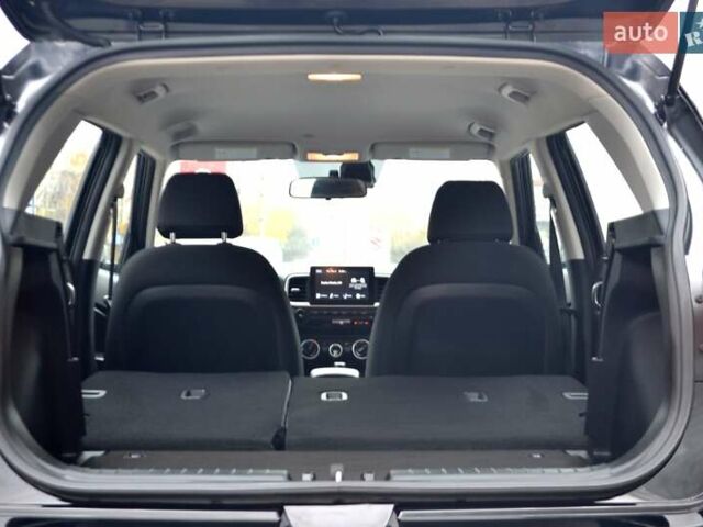 Чорний Хендай Venue, об'ємом двигуна 1.59 л та пробігом 10 тис. км за 18700 $, фото 126 на Automoto.ua