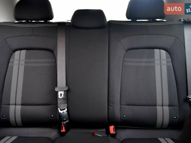 Чорний Хендай Venue, об'ємом двигуна 1.59 л та пробігом 10 тис. км за 18700 $, фото 117 на Automoto.ua