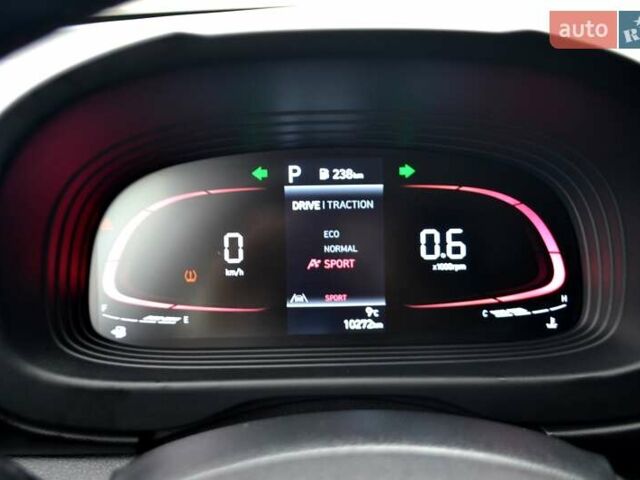 Чорний Хендай Venue, об'ємом двигуна 1.59 л та пробігом 10 тис. км за 18700 $, фото 10 на Automoto.ua