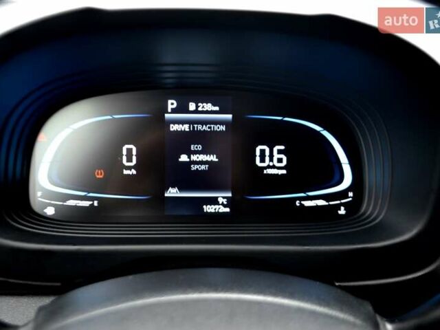 Чорний Хендай Venue, об'ємом двигуна 1.59 л та пробігом 10 тис. км за 18700 $, фото 62 на Automoto.ua