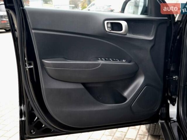 Чорний Хендай Venue, об'ємом двигуна 1.59 л та пробігом 10 тис. км за 18700 $, фото 37 на Automoto.ua