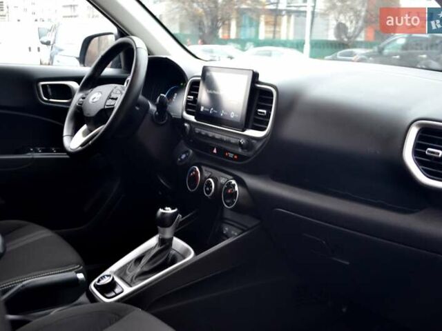 Чорний Хендай Venue, об'ємом двигуна 1.59 л та пробігом 10 тис. км за 18700 $, фото 101 на Automoto.ua