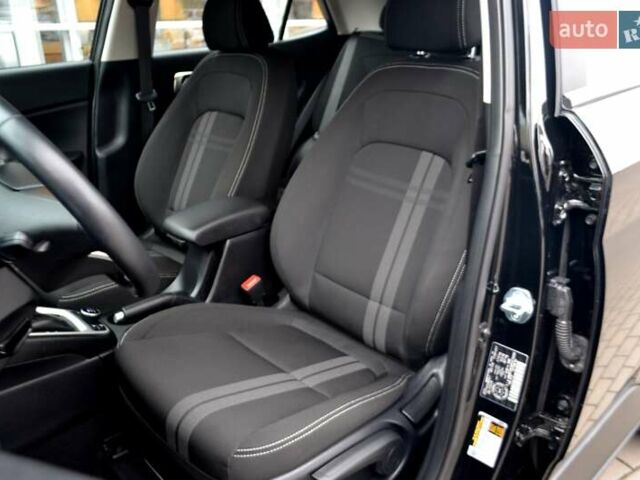 Чорний Хендай Venue, об'ємом двигуна 1.59 л та пробігом 10 тис. км за 18700 $, фото 86 на Automoto.ua