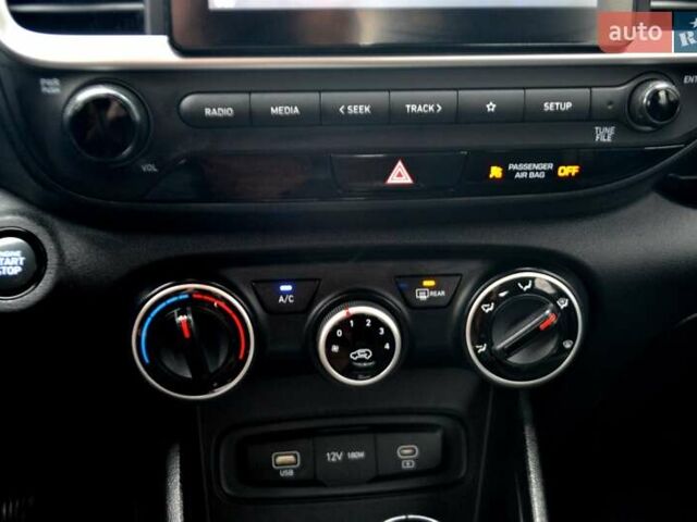 Чорний Хендай Venue, об'ємом двигуна 1.59 л та пробігом 10 тис. км за 18700 $, фото 79 на Automoto.ua