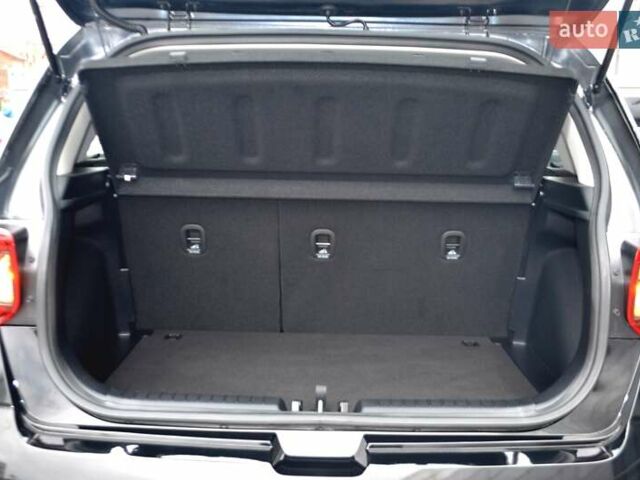 Чорний Хендай Venue, об'ємом двигуна 1.59 л та пробігом 10 тис. км за 18700 $, фото 123 на Automoto.ua