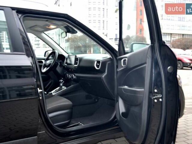 Чорний Хендай Venue, об'ємом двигуна 1.59 л та пробігом 10 тис. км за 18700 $, фото 94 на Automoto.ua