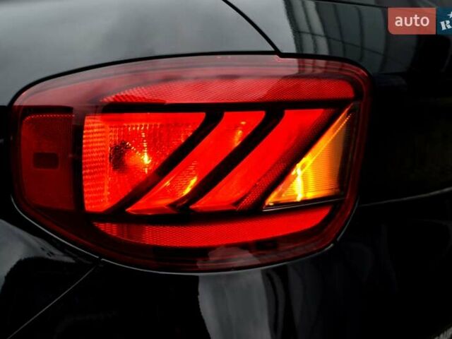 Чорний Хендай Venue, об'ємом двигуна 1.59 л та пробігом 10 тис. км за 18700 $, фото 24 на Automoto.ua