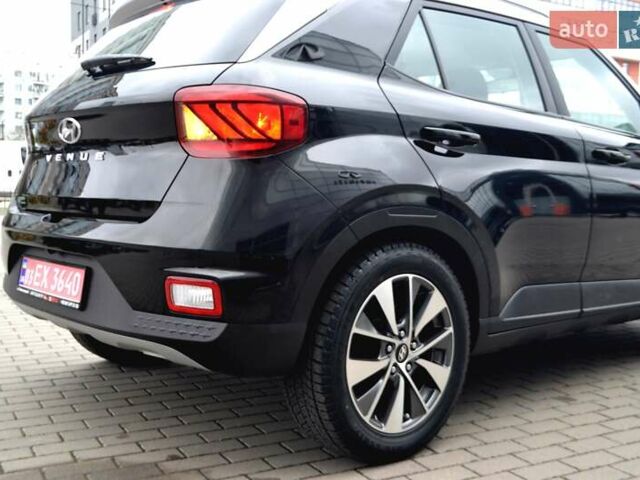 Чорний Хендай Venue, об'ємом двигуна 1.59 л та пробігом 10 тис. км за 18700 $, фото 4 на Automoto.ua