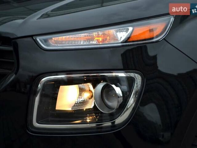 Чорний Хендай Venue, об'ємом двигуна 1.59 л та пробігом 10 тис. км за 18700 $, фото 2 на Automoto.ua