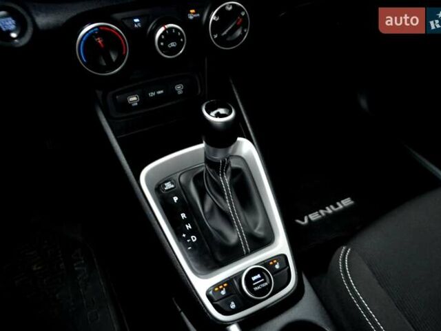 Чорний Хендай Venue, об'ємом двигуна 1.59 л та пробігом 10 тис. км за 18700 $, фото 83 на Automoto.ua