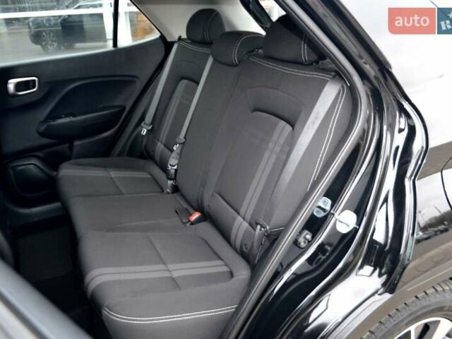 Чорний Хендай Venue, об'ємом двигуна 1.59 л та пробігом 10 тис. км за 18700 $, фото 106 на Automoto.ua