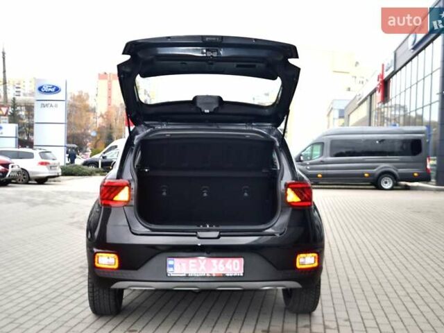 Чорний Хендай Venue, об'ємом двигуна 1.59 л та пробігом 10 тис. км за 18700 $, фото 121 на Automoto.ua