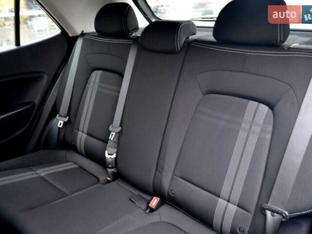 Чорний Хендай Venue, об'ємом двигуна 1.59 л та пробігом 10 тис. км за 18700 $, фото 107 на Automoto.ua