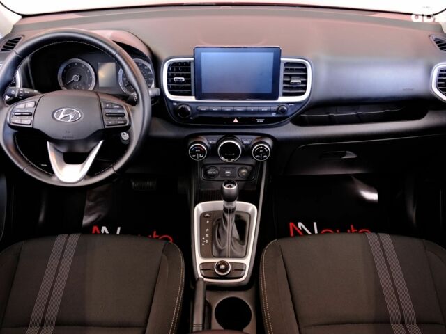 Красный Хендай Venue, объемом двигателя 1.6 л и пробегом 83 тыс. км за 15900 $, фото 6 на Automoto.ua