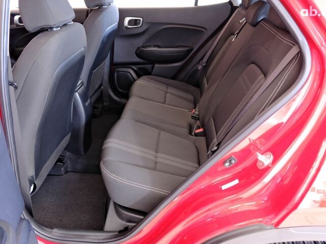 Красный Хендай Venue, объемом двигателя 1.6 л и пробегом 83 тыс. км за 15900 $, фото 7 на Automoto.ua