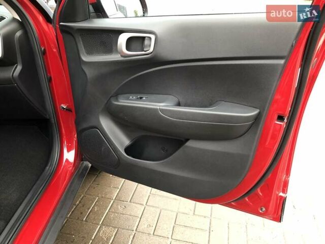 Червоний Хендай Venue, об'ємом двигуна 1.59 л та пробігом 24 тис. км за 16300 $, фото 9 на Automoto.ua