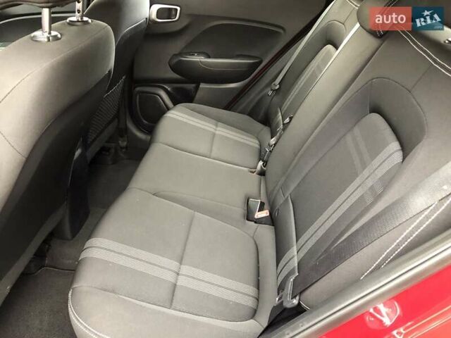 Червоний Хендай Venue, об'ємом двигуна 1.59 л та пробігом 24 тис. км за 16300 $, фото 14 на Automoto.ua