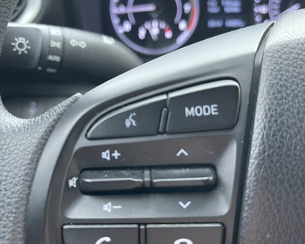 Хендай Venue, объемом двигателя 1.6 л и пробегом 57 тыс. км за 16000 $, фото 13 на Automoto.ua