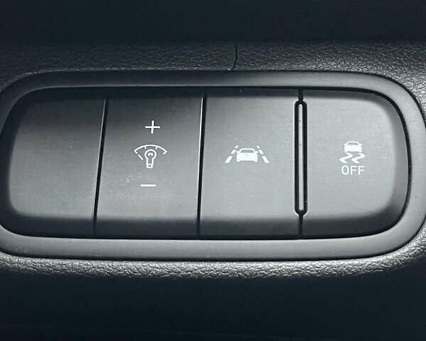 Хендай Venue, объемом двигателя 1.6 л и пробегом 57 тыс. км за 16000 $, фото 12 на Automoto.ua