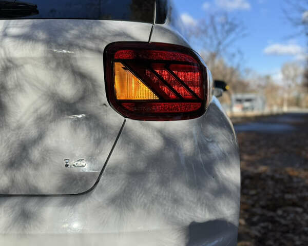 Хендай Venue, об'ємом двигуна 1.6 л та пробігом 35 тис. км за 17000 $, фото 17 на Automoto.ua