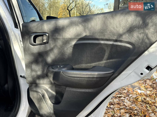 Хендай Venue, об'ємом двигуна 1.6 л та пробігом 35 тис. км за 17000 $, фото 43 на Automoto.ua