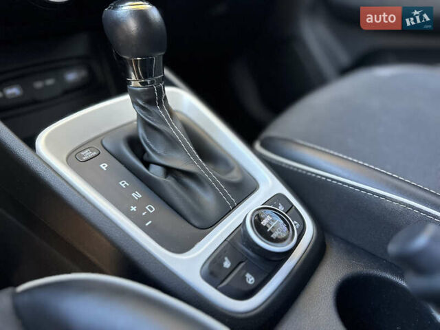 Хендай Venue, об'ємом двигуна 1.6 л та пробігом 35 тис. км за 17000 $, фото 38 на Automoto.ua