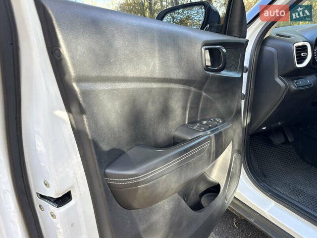 Хендай Venue, об'ємом двигуна 1.6 л та пробігом 35 тис. км за 17000 $, фото 30 на Automoto.ua