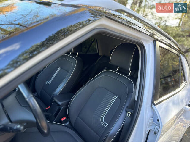 Хендай Venue, об'ємом двигуна 1.6 л та пробігом 35 тис. км за 17000 $, фото 34 на Automoto.ua