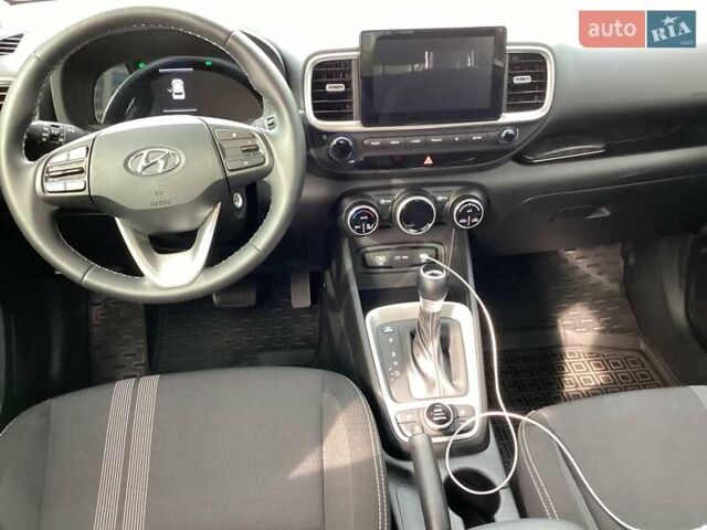 Хендай Venue, объемом двигателя 1.6 л и пробегом 4 тыс. км за 22656 $, фото 1 на Automoto.ua