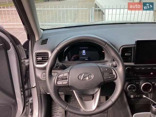 Хендай Venue, объемом двигателя 1.6 л и пробегом 4 тыс. км за 22656 $, фото 4 на Automoto.ua