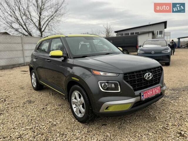 Серый Хендай Venue, объемом двигателя 1.59 л и пробегом 57 тыс. км за 14900 $, фото 2 на Automoto.ua