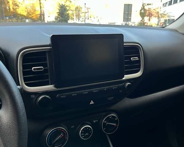 Серый Хендай Venue, объемом двигателя 1.6 л и пробегом 76 тыс. км за 14100 $, фото 21 на Automoto.ua