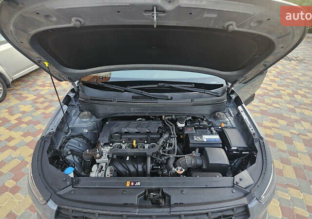 Серый Хендай Venue, объемом двигателя 1.59 л и пробегом 119 тыс. км за 14499 $, фото 11 на Automoto.ua