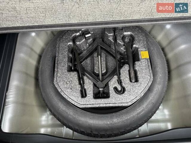 Серый Хендай Venue, объемом двигателя 1.59 л и пробегом 57 тыс. км за 14900 $, фото 18 на Automoto.ua