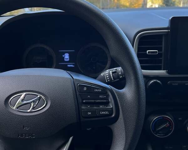 Серый Хендай Venue, объемом двигателя 1.6 л и пробегом 76 тыс. км за 14100 $, фото 24 на Automoto.ua